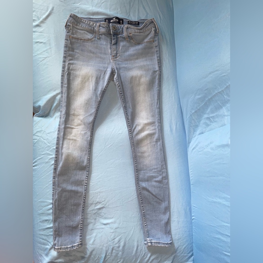 Hollister - Low Rise - Jegging - 3 short - Light Wash Bundle 4 jeans $20